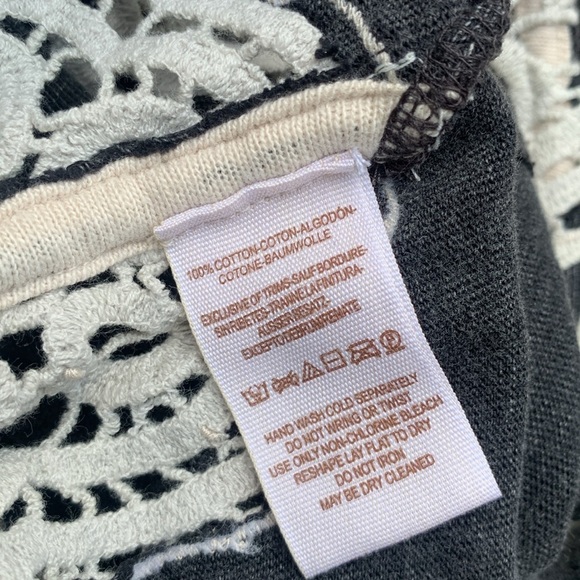 We The Free Washed Out Black Ivory Lace Sleeveless Bulls Eye Graphic Top small - Picture 7 of 10